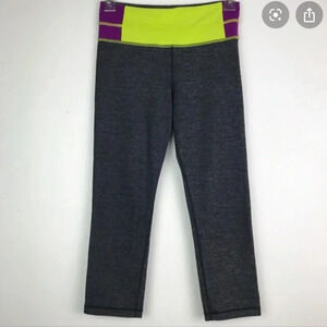 Lululemon contrast color waistband crop leggings